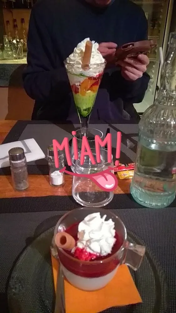 Pannacotta Aux Fruits Rouges Et Pêche Melba