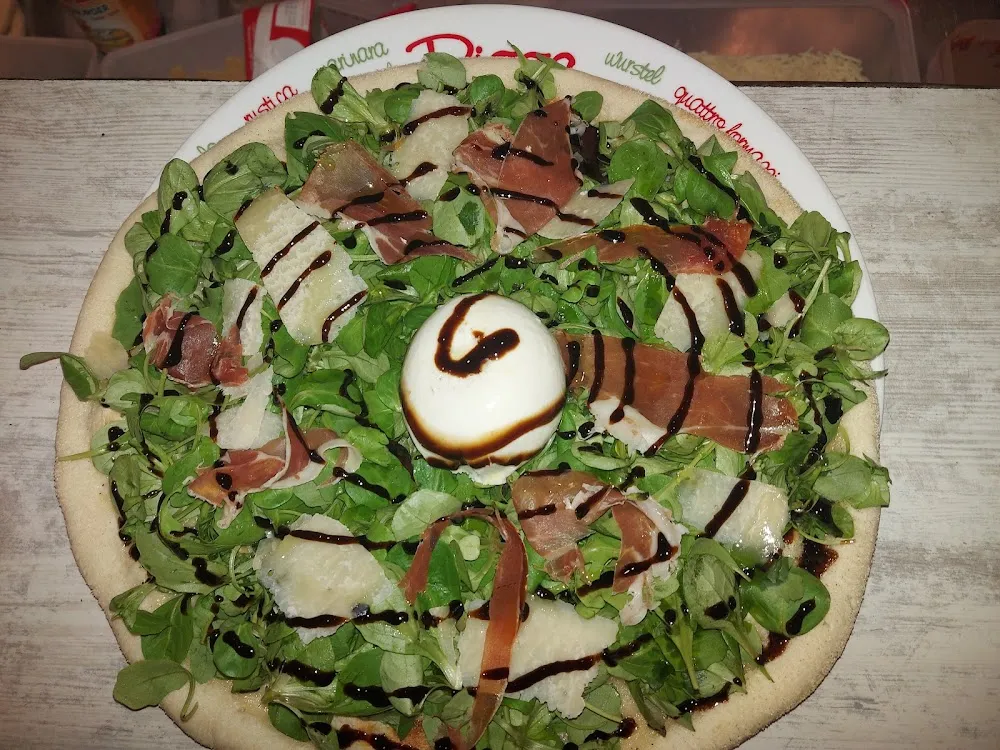Pizza Salade Burrata